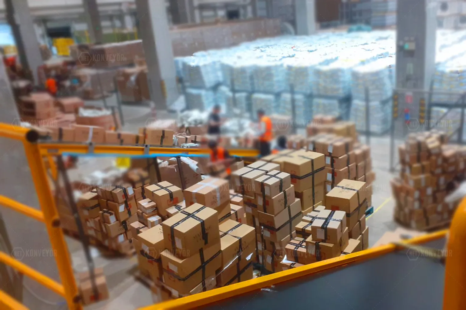lojistik_konveyoru Kargo operasyonlarını hızlandıran PVC Bantlı Konveyör